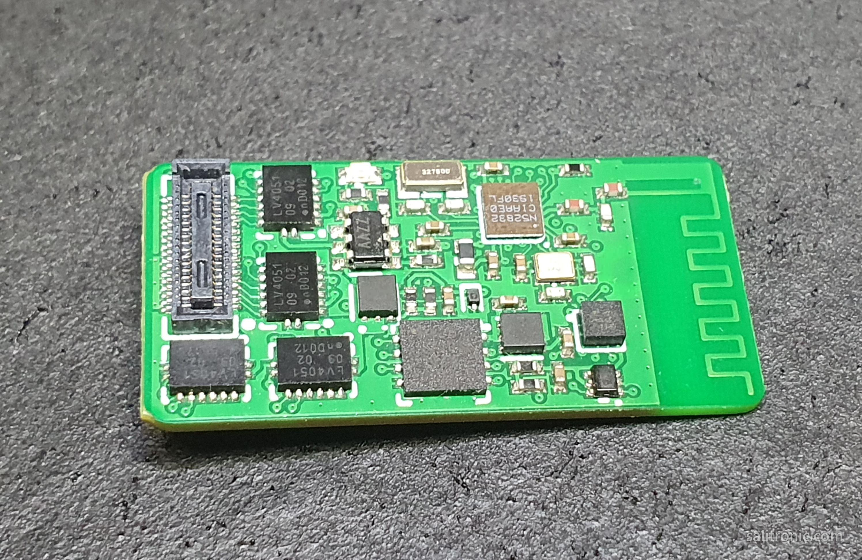BLE wearable sensor PCB with integrated antenna