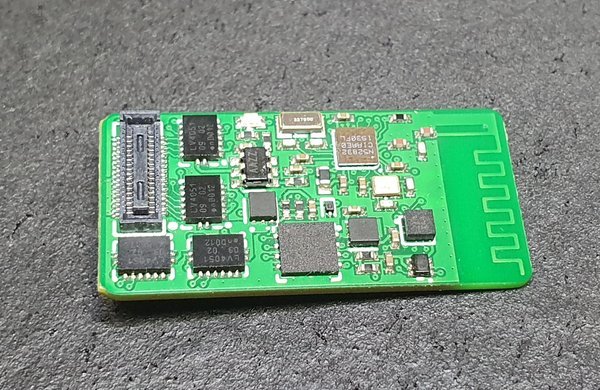 BLE wearable sensor PCB with integrated antenna